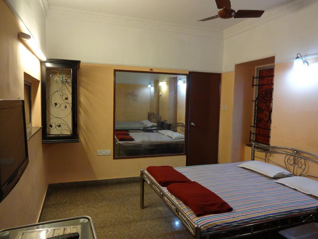 Central Guest House Kolkata Exterior photo